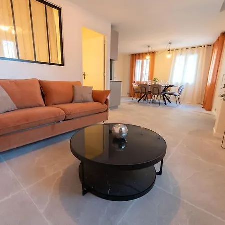 Avec 2 Jacuzzi Balneo, Parking Appartement